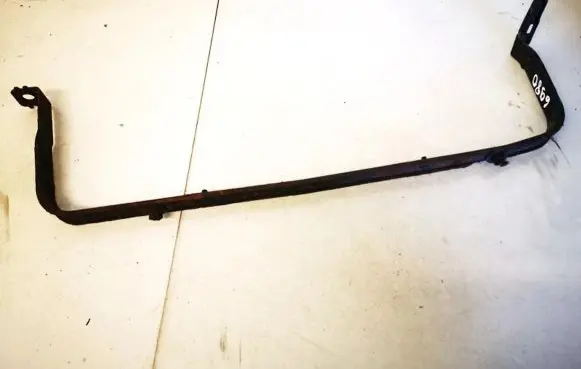 Fuel tank mounting bracket