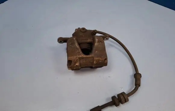 Mercedes-Benz CLA C118 X118 Front brake caliper L73025