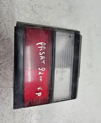 Volkswagen PASSAT B3 Tailgate rear/tail lights 333945108