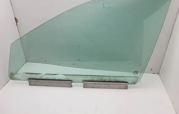Volvo XC90 Front door window glass four-door 43R001582 E000199 DOT682M3240AS2