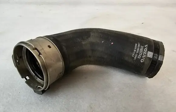 Volvo XC90 Intercooler hose/pipe 31657743
