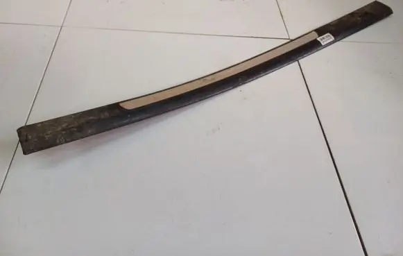 Front sill trim cover