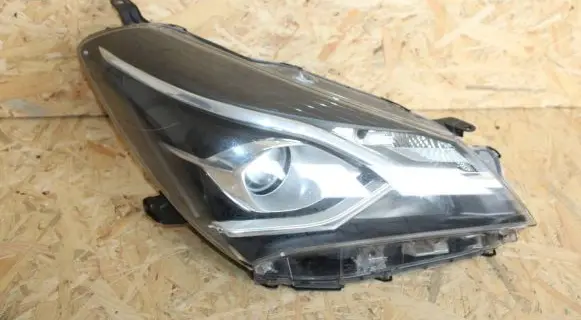 Toyota Yaris Headlight/headlamp