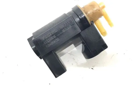 Volvo S90, V90 Fuel pressure regulator 31339808