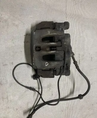 Mercedes-Benz Vito Viano W639 Front brake caliper