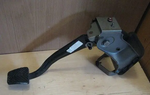 Hyundai i30 Brake pedal