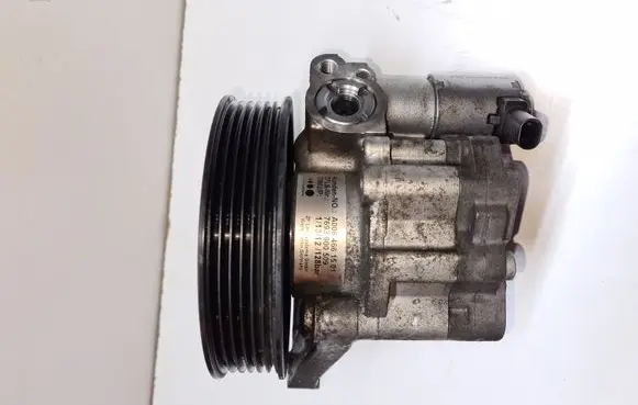 Mercedes-Benz C W204 Power steering pump A0064661501