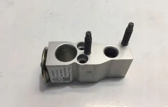 Citroen C4 III e-C4 Air conditioning (A/C) expansion valve 7015011021