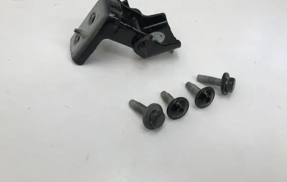 Opel Mokka B Rear door lower hinge