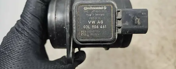Volkswagen PASSAT B6 Mass air flow meter 03L906461