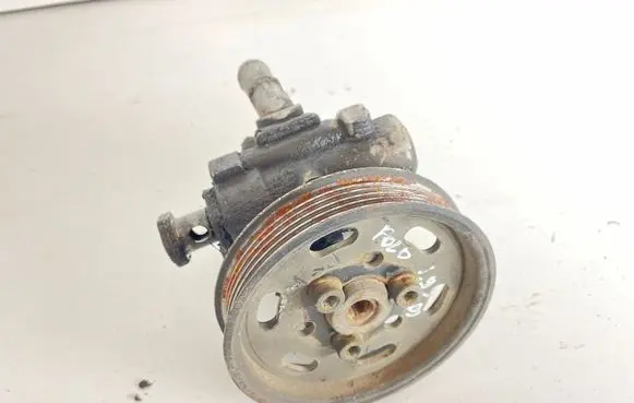 Volkswagen Polo Power steering pump