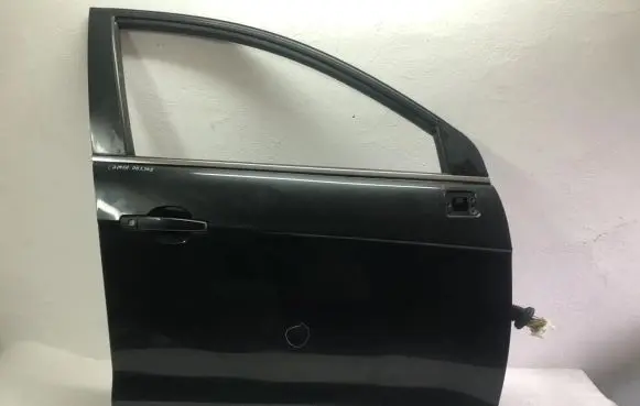 Chevrolet Captiva Front door
