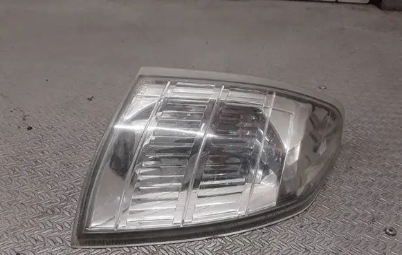 Nissan X-Trail T30 Front indicator light 