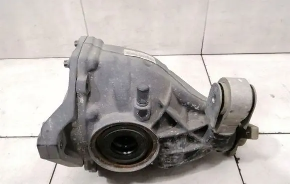 Mercedes-Benz CLS C218 X218 Rear differential A2073500314