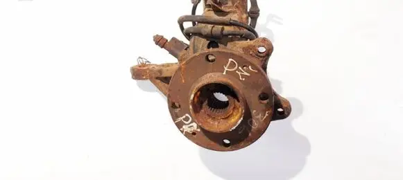 Citroen Xsara Picasso Front wheel hub
