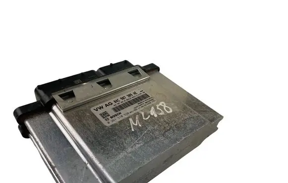 Skoda Fabia Mk3 (NJ) Engine control unit/module 04C907309AE 0261S10530
