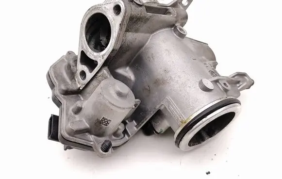 Land Rover Range Rover Velar EGR valve M4D35H273AA 70885402