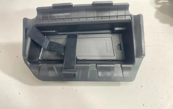 BMW 4 G22 G23 G24 G26 Glove box 7464682