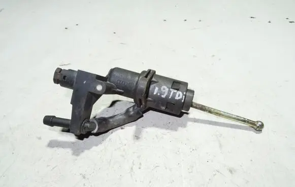 Audi A4 S4 B6 8E 8H Clutch master cylinder 8E2721401M