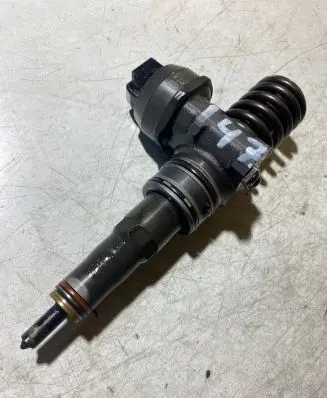 Volkswagen Caddy Fuel injector 038130073BN