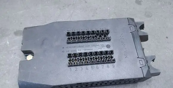 Mercedes-Benz Vito Viano W638 Fuse module 0005400650 08501002