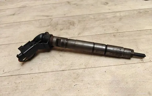Audi A6 S6 C6 4F Fuel injector 059130277R 0445115019