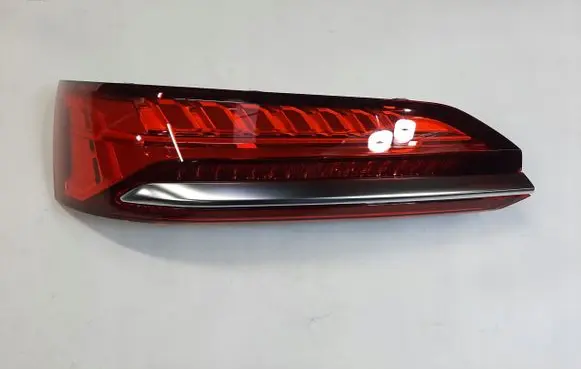 Audi Q7 4M Rear/tail lights 4M0945075B