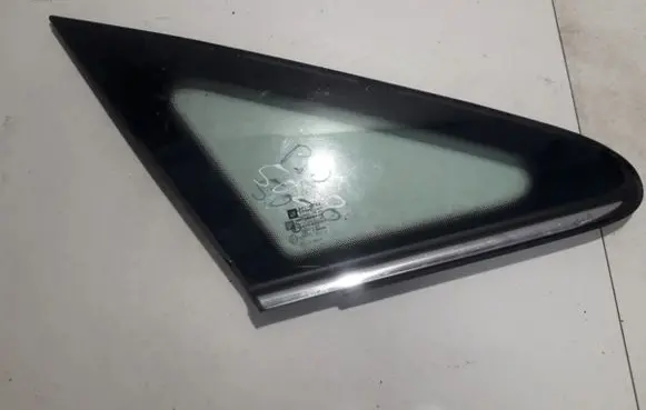 Opel Zafira B Front triangle window/glass 