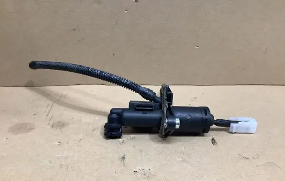 Audi A1 Clutch master cylinder 6R0721388A