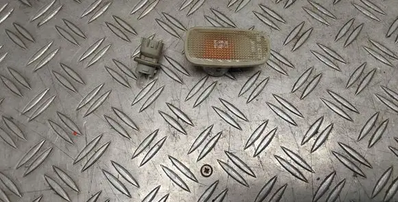 Toyota Prius (XW20) Front fender indicator light 
