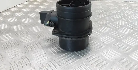 Volkswagen Touareg I Mass air flow meter 0281002461 074906461B