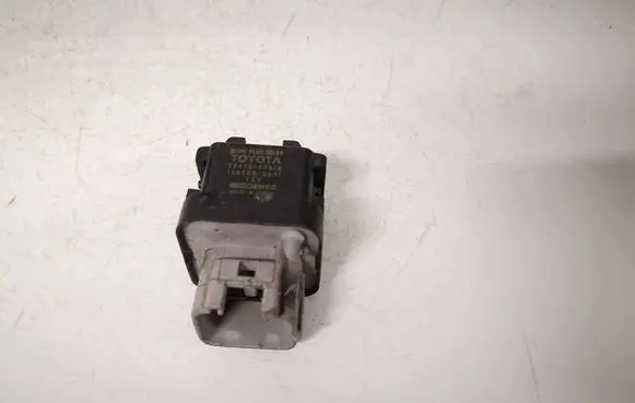 Toyota Corolla E120 E130 Glow plug pre-heat relay 2861067010