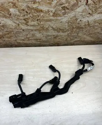 Toyota RAV 4 (XA50) Fuel injector wires 8212533180