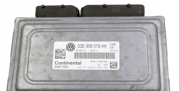 Volkswagen Polo V 6R Engine control unit/module 03E906019AK