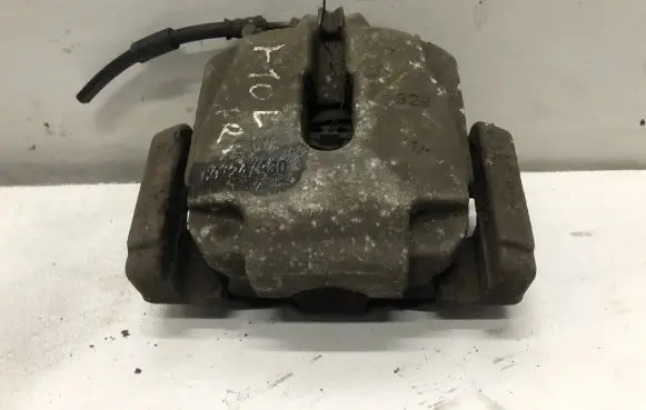 BMW 5 F10 F11 Front brake caliper 6024330
