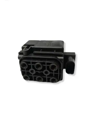 Audi A8 S8 D3 4E Air suspension valve block 15152400052 030826 1A33AED