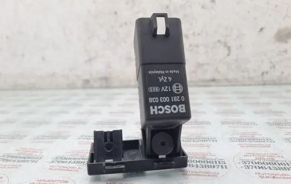 Volkswagen PASSAT B6 Glow plug pre-heat relay 038907281D