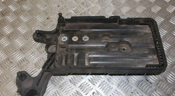 Volkswagen Golf VII Battery tray 5Q0915321G 5Q0915331H