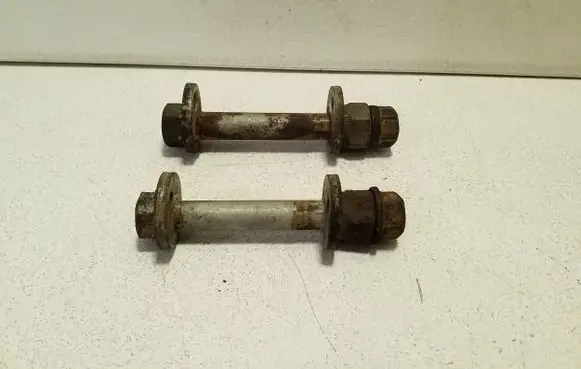 Jeep Cherokee Rear suspension camber bolt 