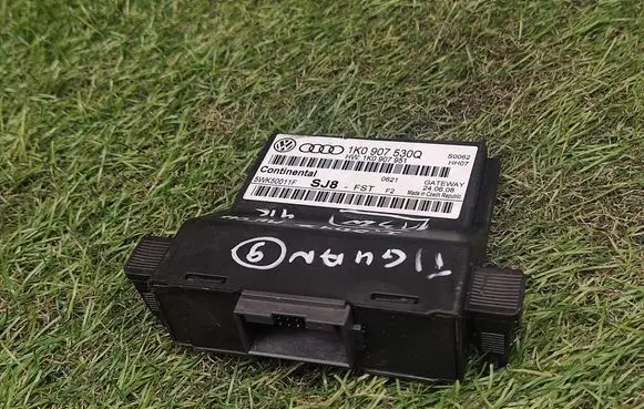 Volkswagen Tiguan Gateway control module 1K0907530Q 1K0907951