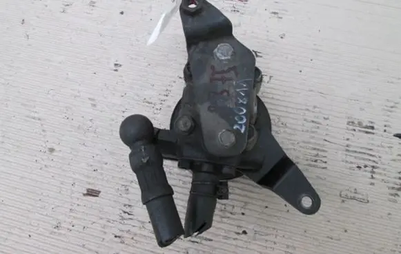 Nissan Sunny Power steering pump
