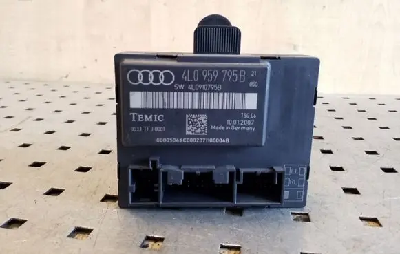 Audi Q7 4L Door control unit/module 4L0959795B