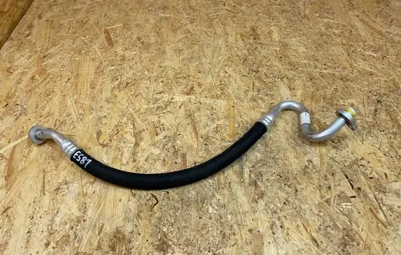 Volvo XC40 Air conditioning (A/C) pipe/hose 31694882