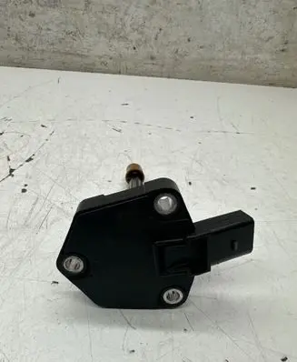 Porsche Macan (95B) Oil level sensor 94660617000 6PR01041815