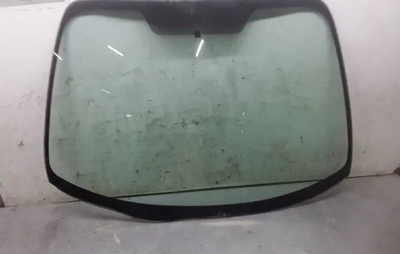Nissan Primera Front windscreen/windshield window 
