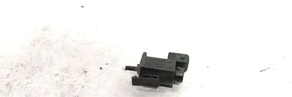 BMW 3 E46 Vacuum valve 72234100 1742712