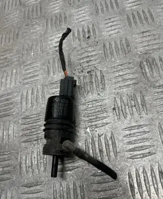 BMW 5 GT F07 Windscreen/windshield washer pump 6934160 13264011 3240479