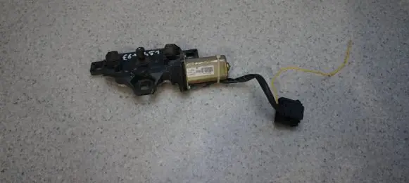 BMW 5 E60 E61 Tailgate lock latch 7129931