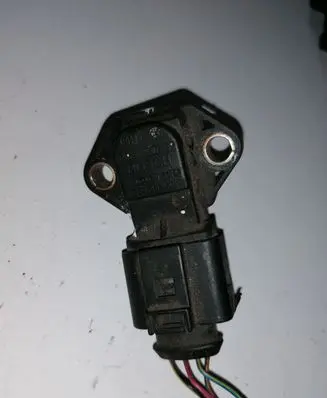 Volkswagen PASSAT B5 Air pressure sensor 0281002177 038906051