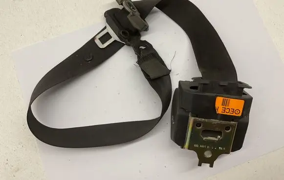 BMW 3 E46 Front seatbelt 566244601 20000B
